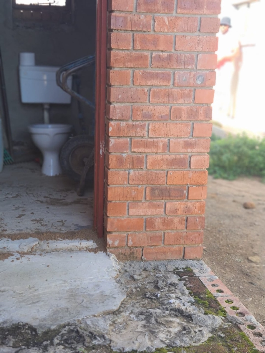 3 Bedroom Property for Sale in Molifi Tau Kloof Free State